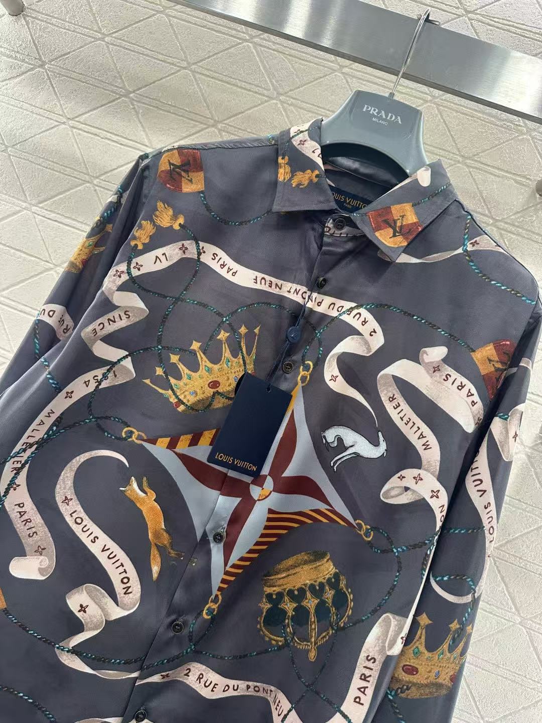 LVプリントカラーシャツ【50％割引+送料無料】