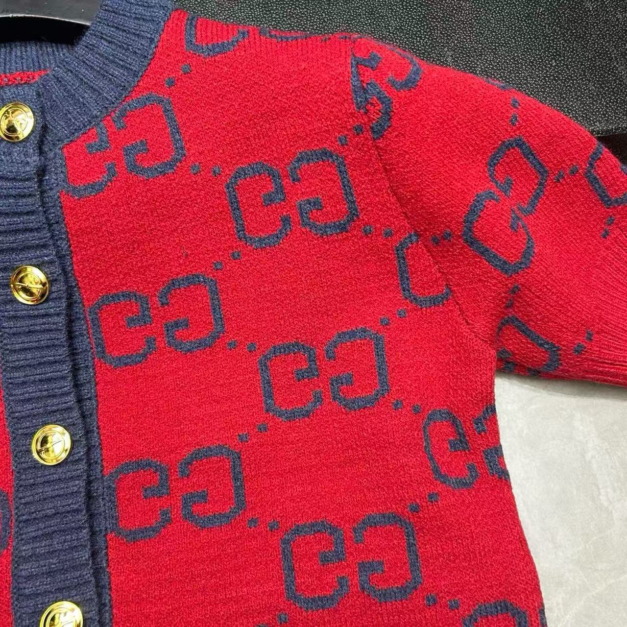 GUCC1 メタルボタン ウール セーター【50％割引+送料無料】