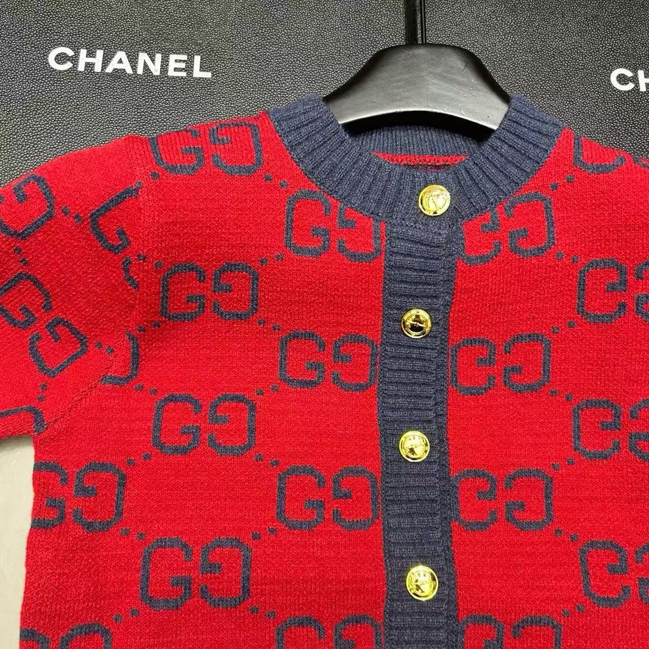 GUCC1 メタルボタン ウール セーター【50％割引+送料無料】