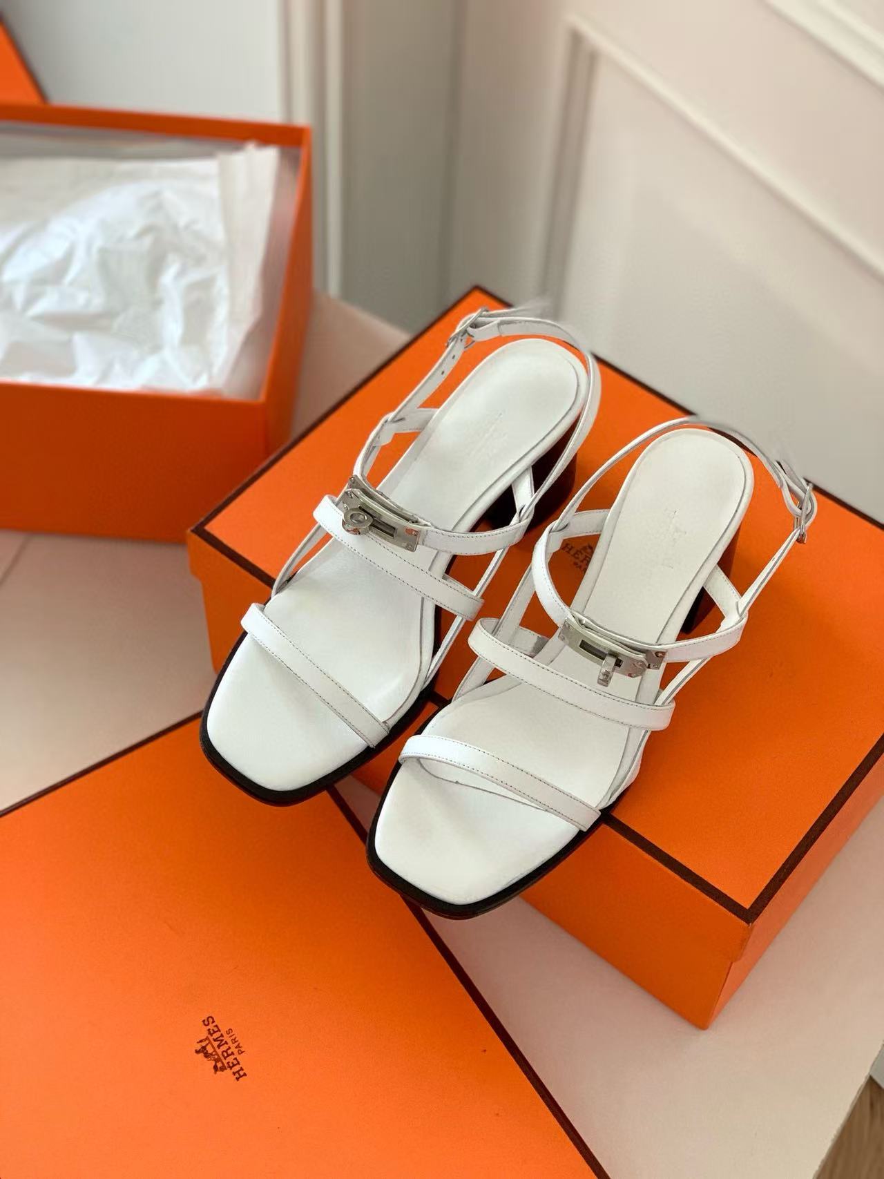 HERME5 高品質ケリーバックルサンダル【50％割引+送料無料】