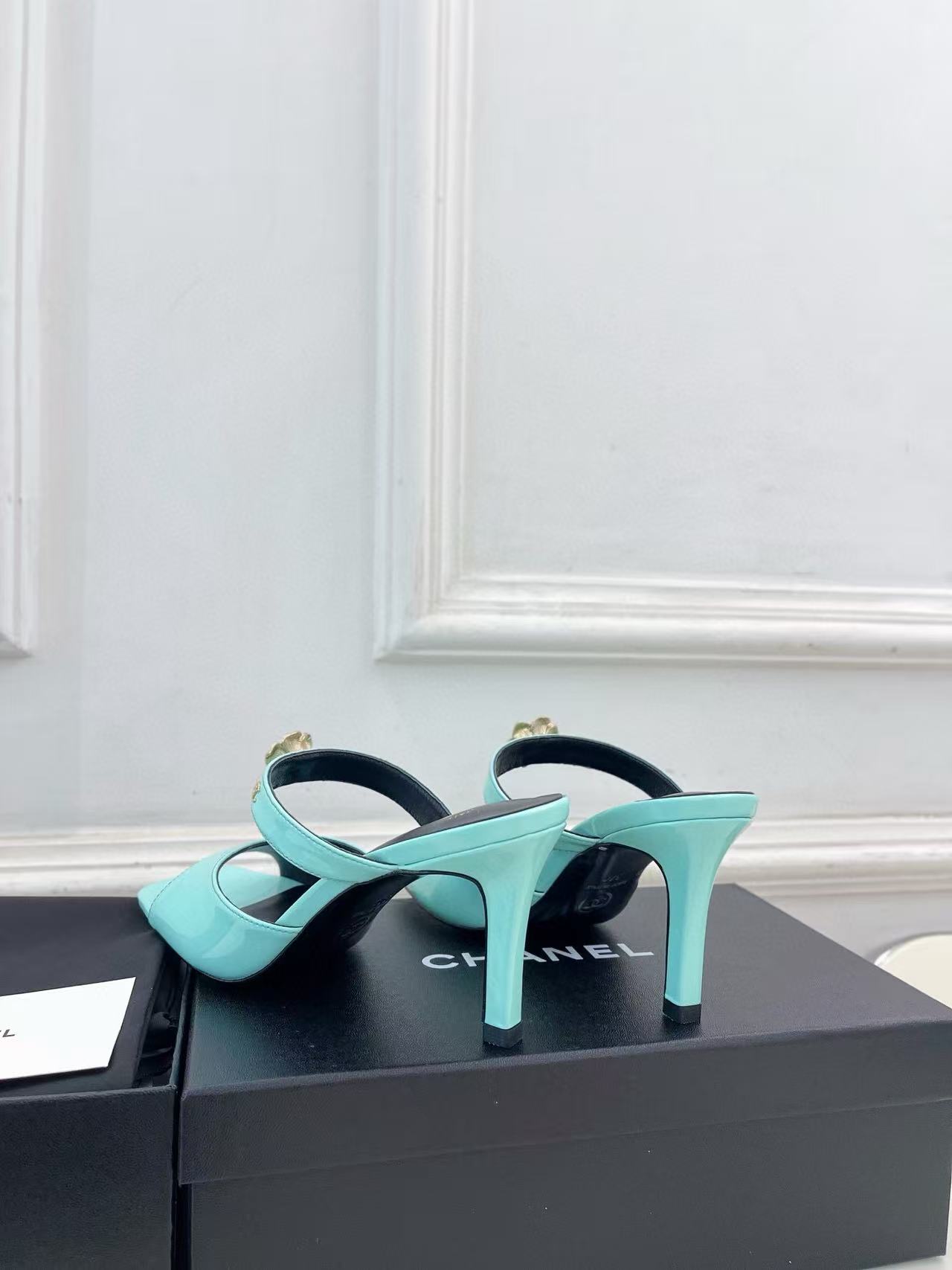 CHANE1 高品質ダブルC カメリア ハイヒールサンダル【50％割引+送料無料】