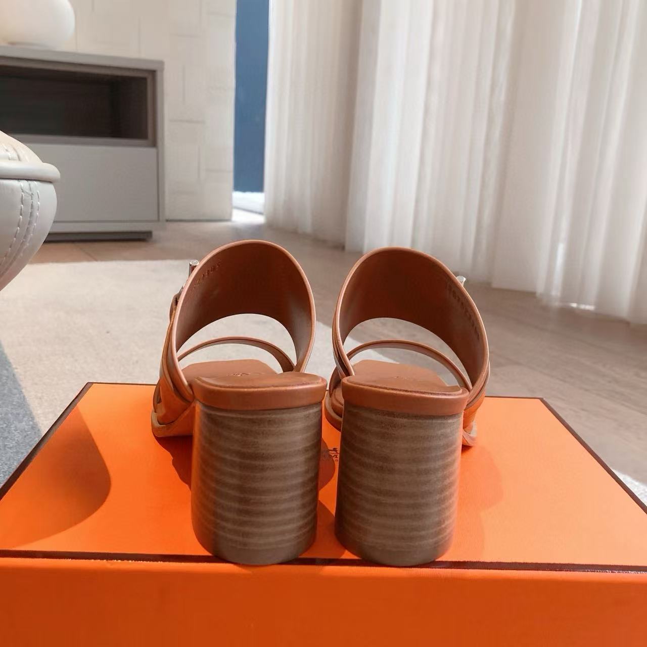 HERME5 高品質ハードウェアバックルローヒールシューズ【50％割引+送料無料】