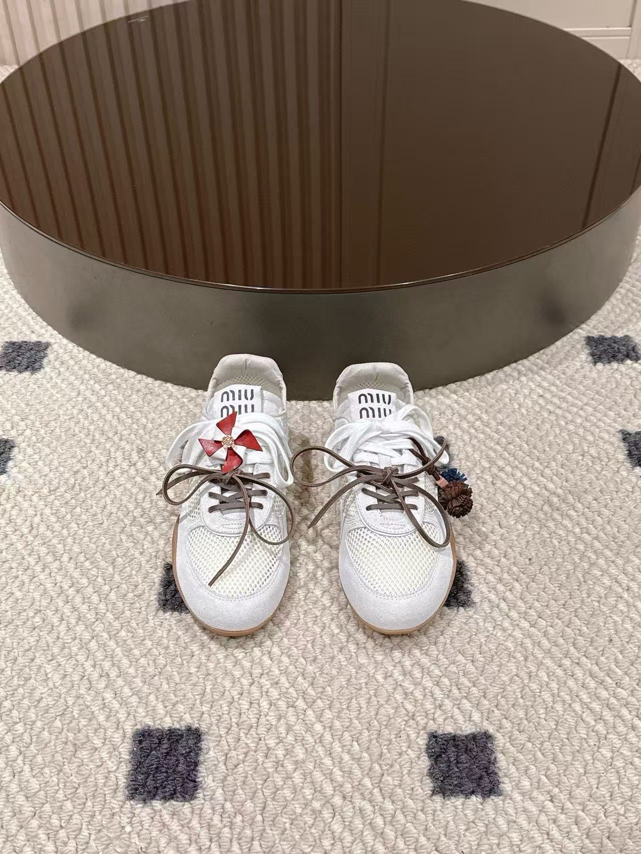 M1UM1U新作高品質中空アウト カジュアルシューズ【50％割引+送料無料】