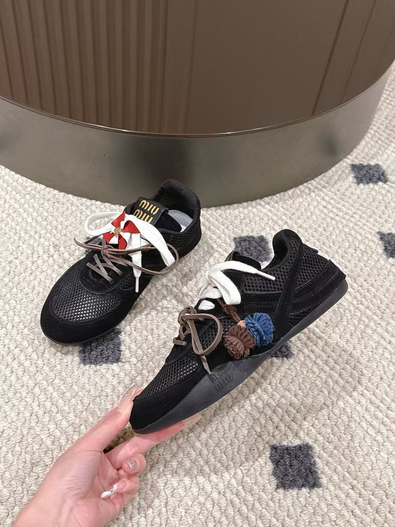 M1UM1U新作高品質中空アウト カジュアルシューズ【50％割引+送料無料】