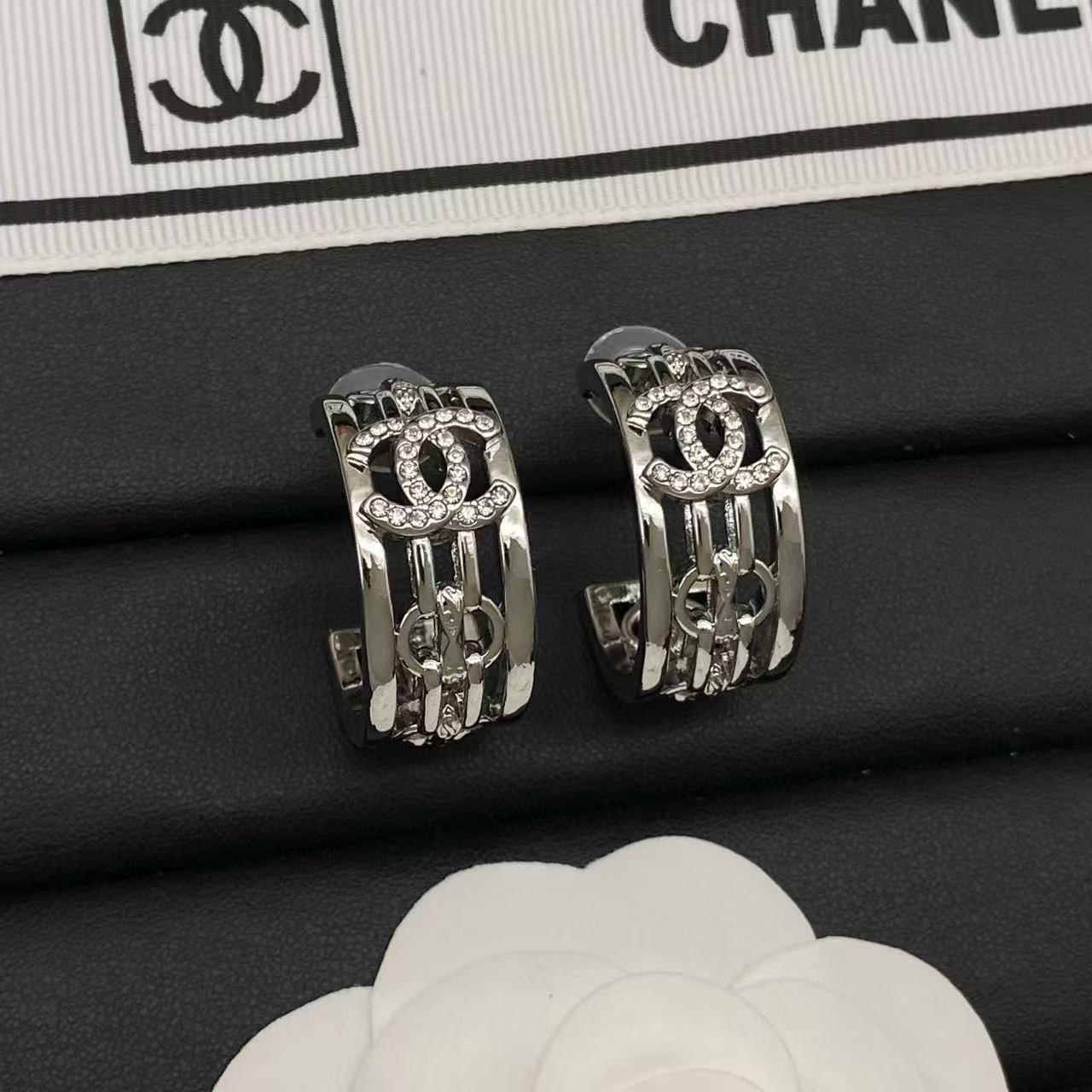 CHANE1 ダブルC ダイヤモンドセットイヤリング【50％割引+送料無料】