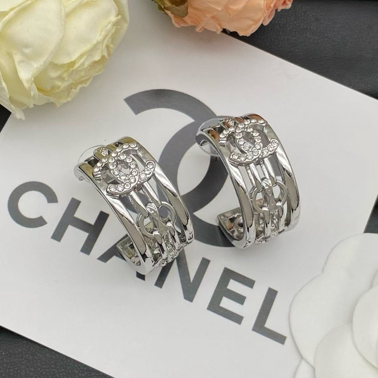 CHANE1 ダブルC ダイヤモンドセットイヤリング【50％割引+送料無料】