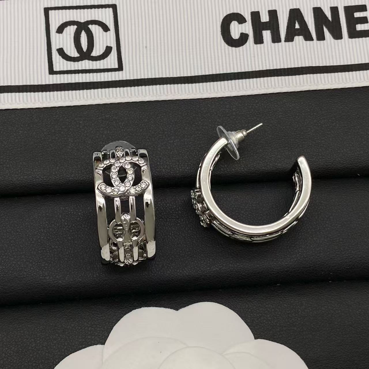 CHANE1 ダブルC ダイヤモンドセットイヤリング【50％割引+送料無料】