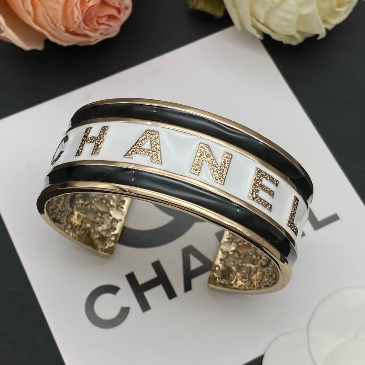 CHANE1 ダブルC オープンブレスレット【50％割引+送料無料】