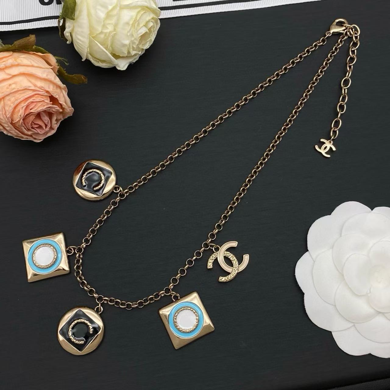 CHANE1 ダブルCレターネックレス【50％割引+送料無料】