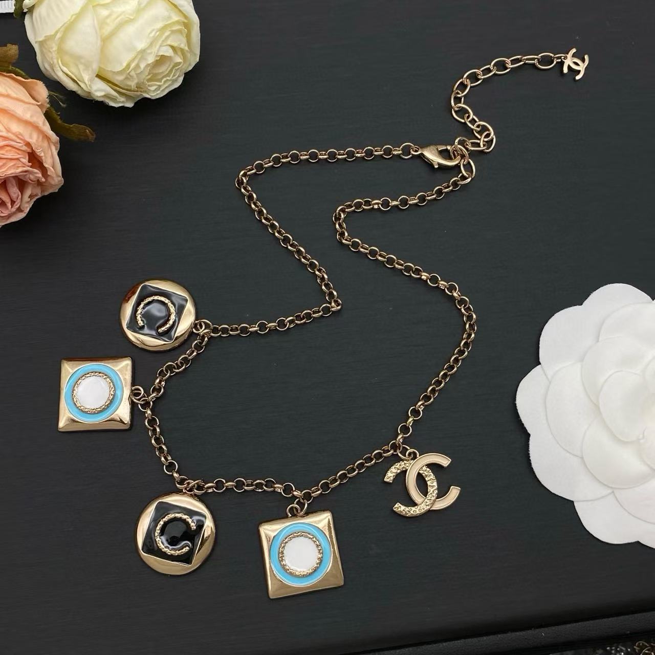 CHANE1 ダブルCレターネックレス【50％割引+送料無料】