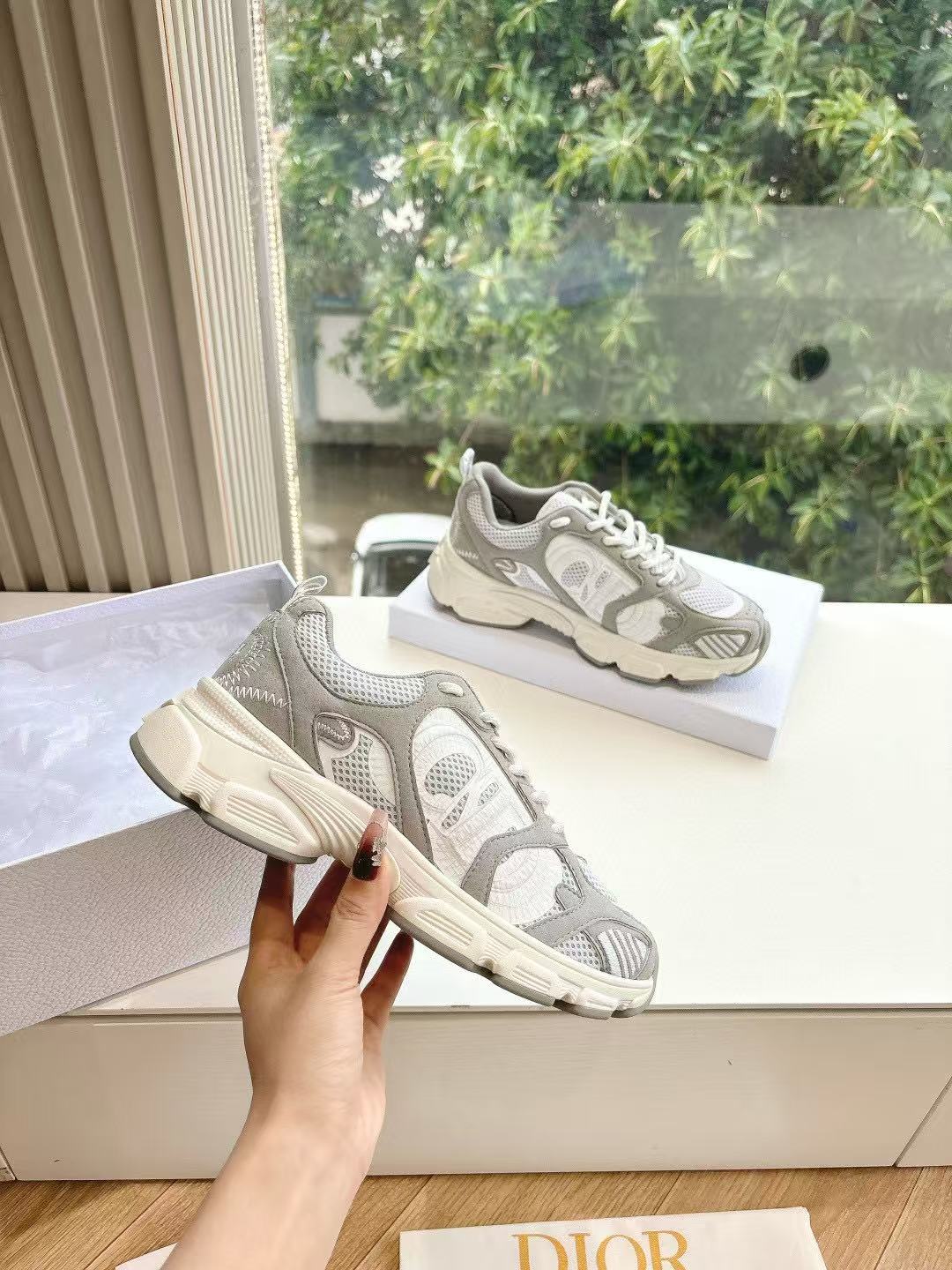 DIORの高品質CDレターカジュアルシューズ【50％割引+送料無料】