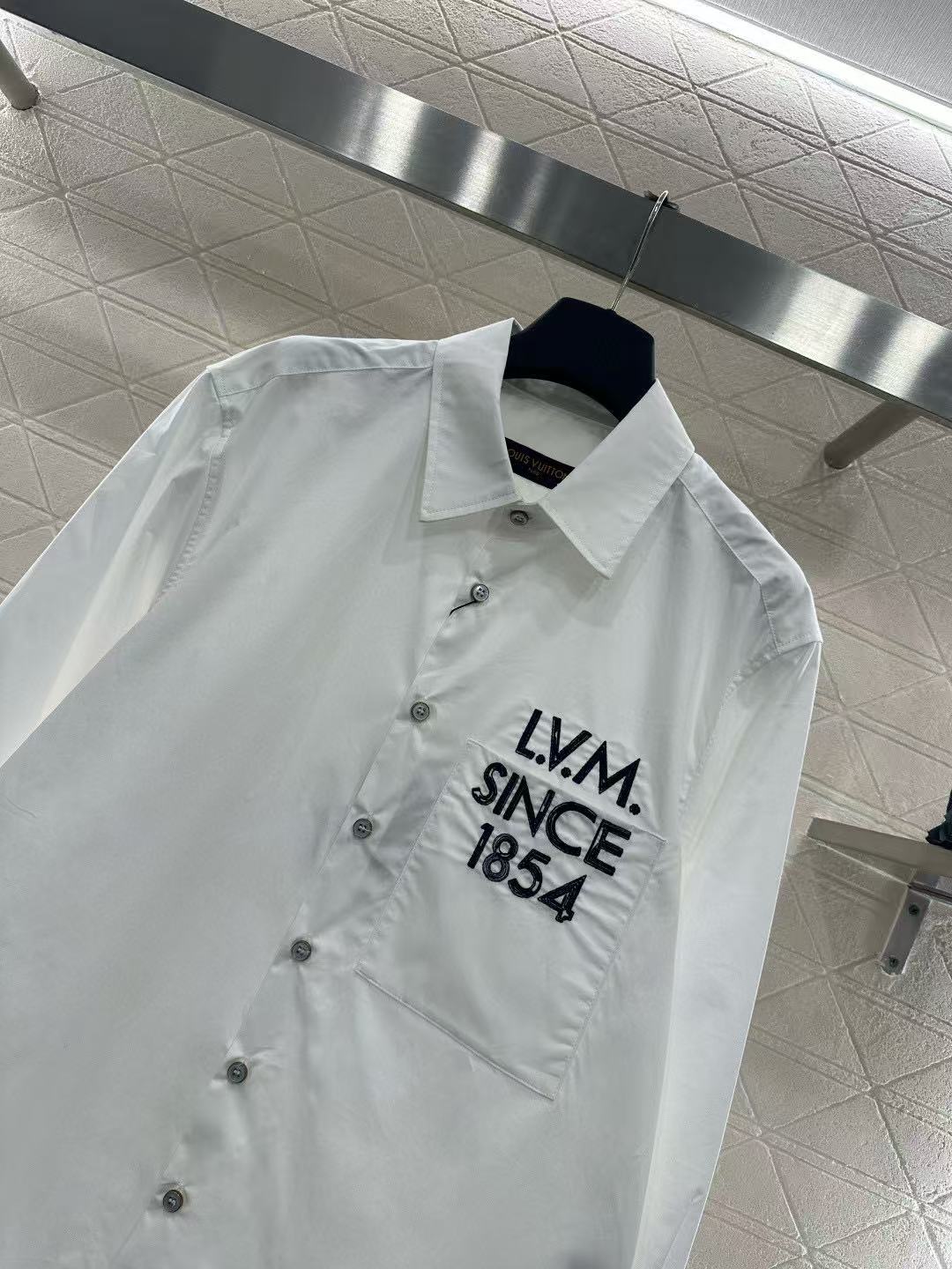 LV エンブロイダリー レターポケット ロングスリーブ シャツ【50％割引+送料無料】