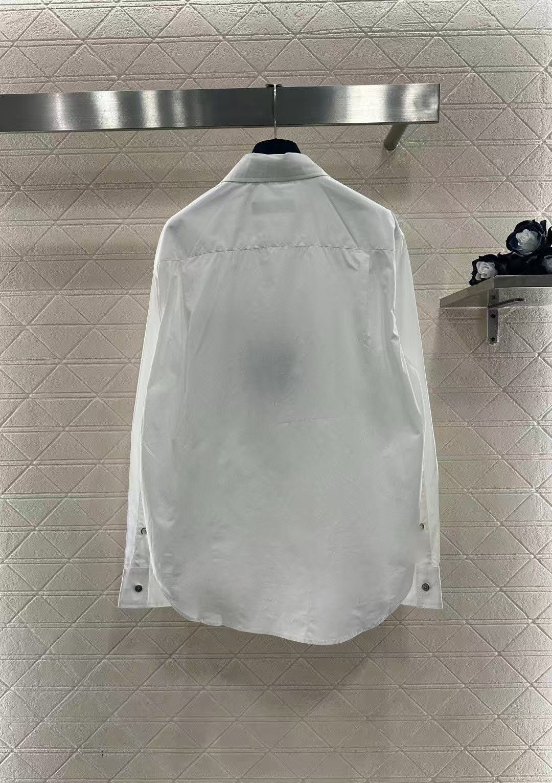 LV エンブロイダリー レターポケット ロングスリーブ シャツ【50％割引+送料無料】