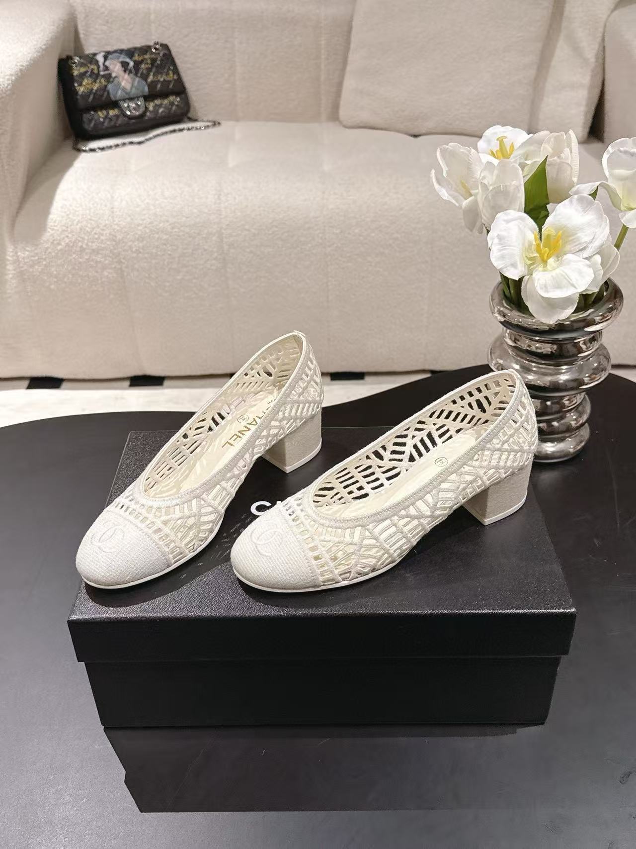 CHANE1 高品質ダブルC 中空ローヒールシューズ【50％割引+送料無料】