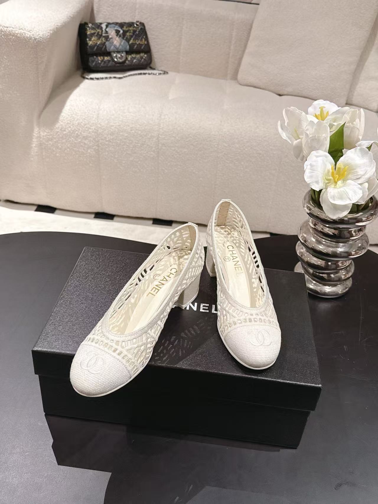 CHANE1 高品質ダブルC 中空ローヒールシューズ【50％割引+送料無料】