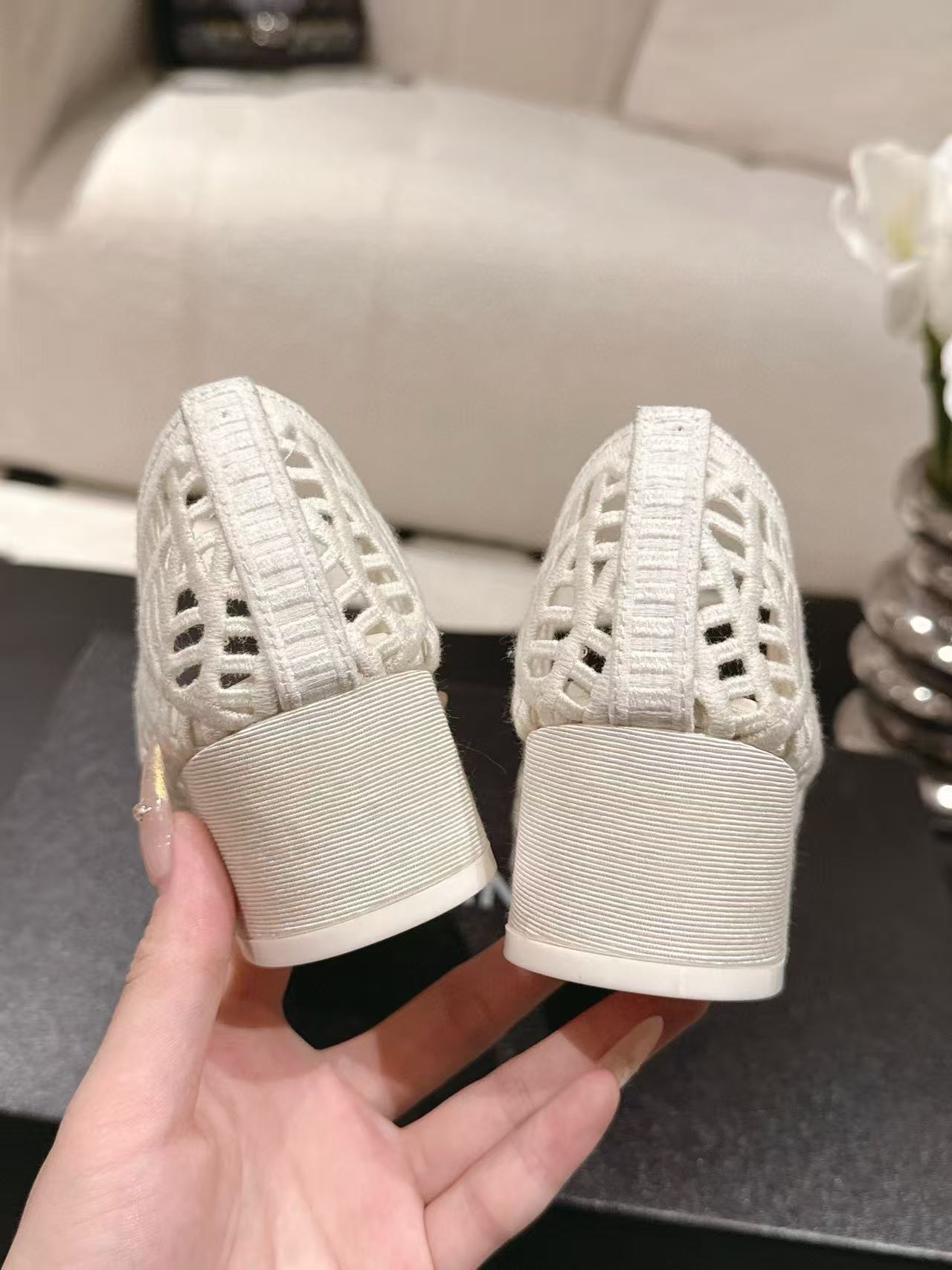 CHANE1 高品質ダブルC 中空ローヒールシューズ【50％割引+送料無料】