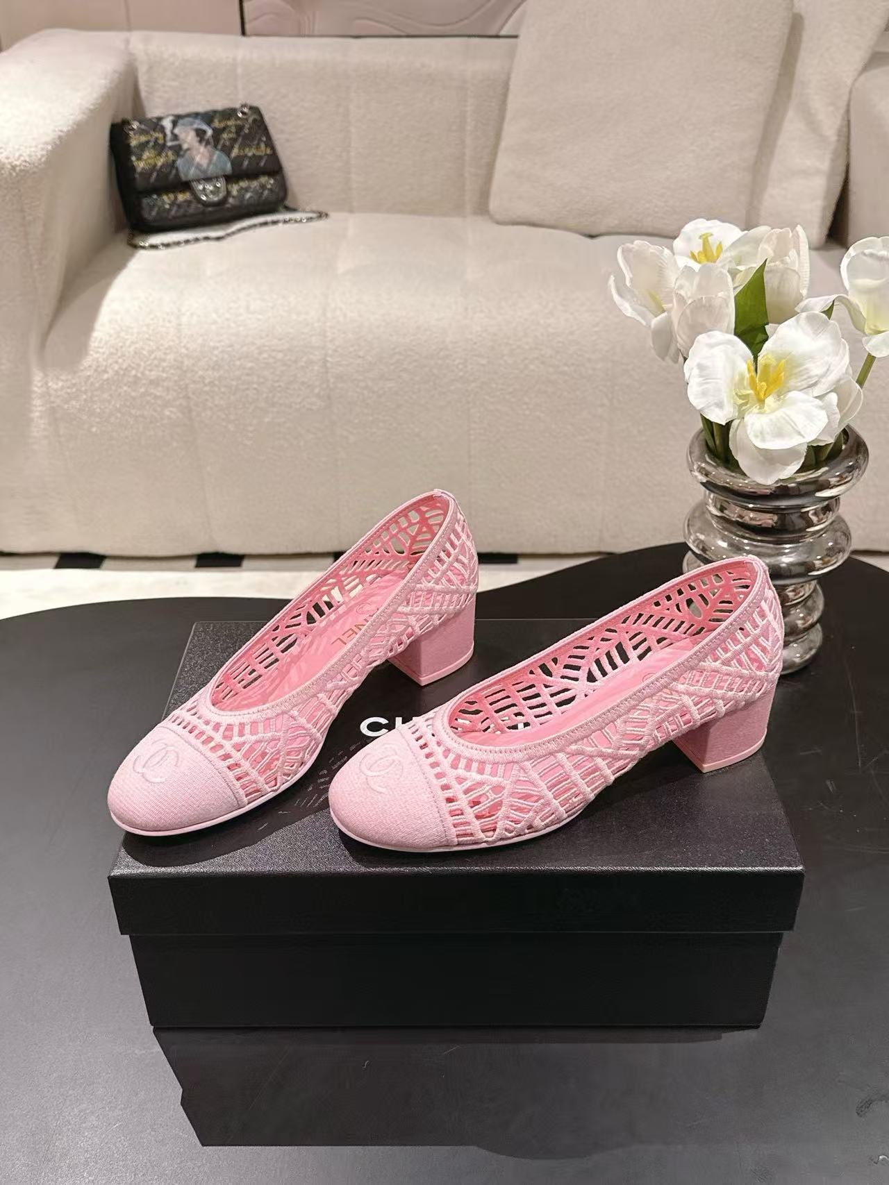 CHANE1 高品質ダブルC 中空ローヒールシューズ【50％割引+送料無料】