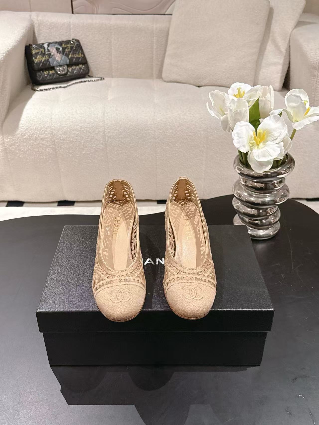 CHANE1 高品質ダブルC 中空ローヒールシューズ【50％割引+送料無料】