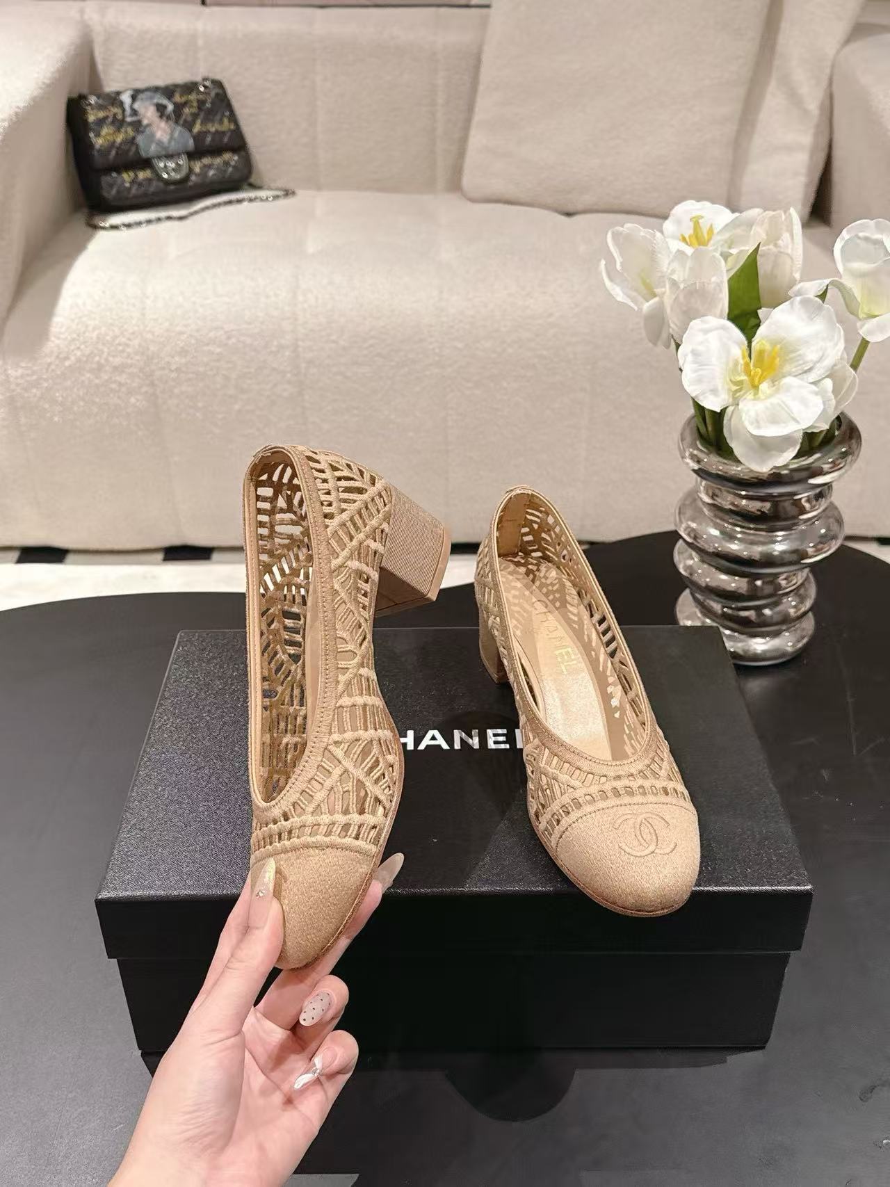 CHANE1 高品質ダブルC 中空ローヒールシューズ【50％割引+送料無料】