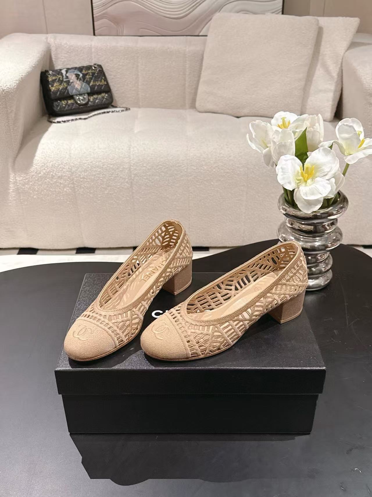 CHANE1 高品質ダブルC 中空ローヒールシューズ【50％割引+送料無料】