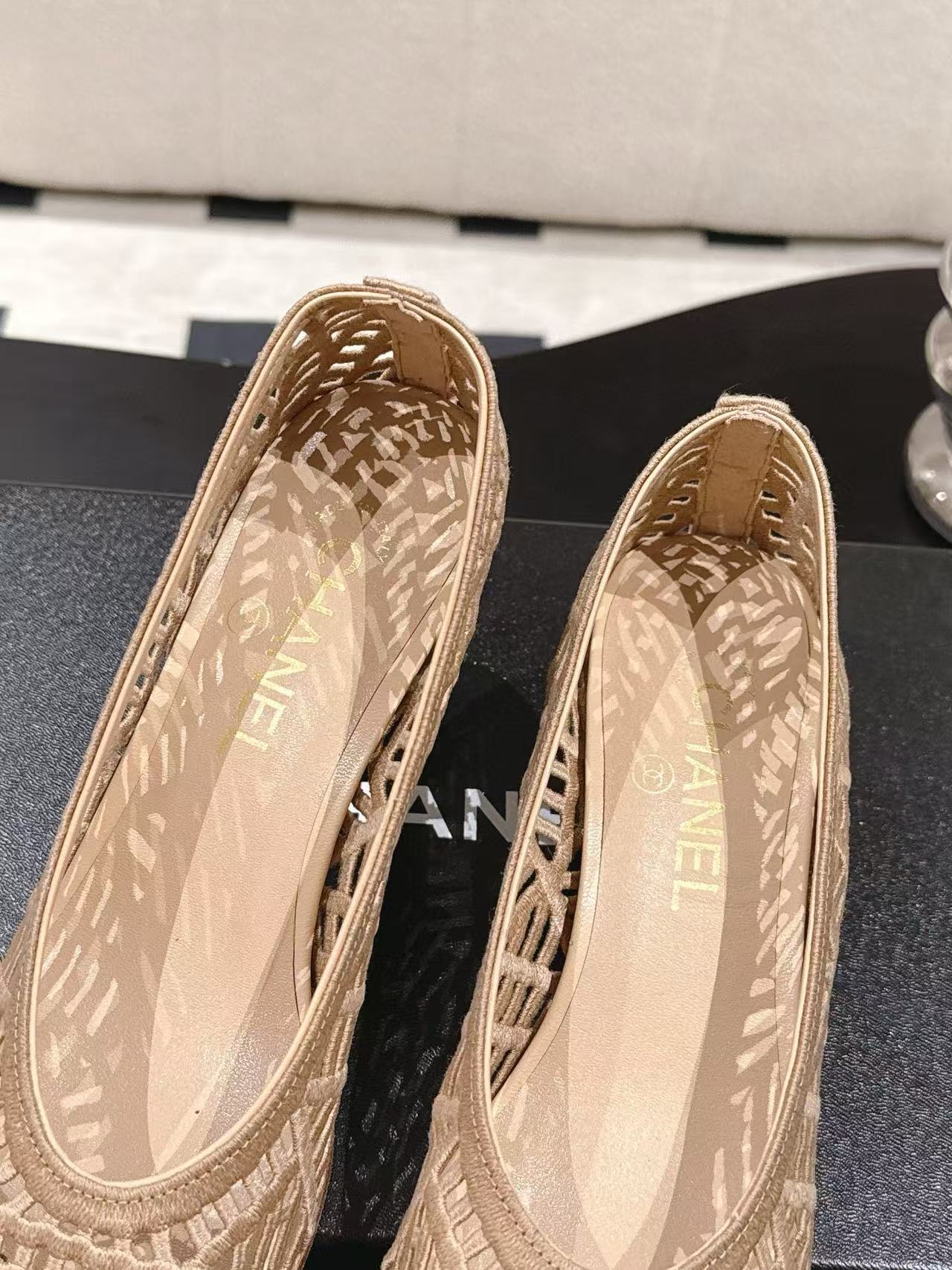 CHANE1 高品質ダブルC 中空ローヒールシューズ【50％割引+送料無料】