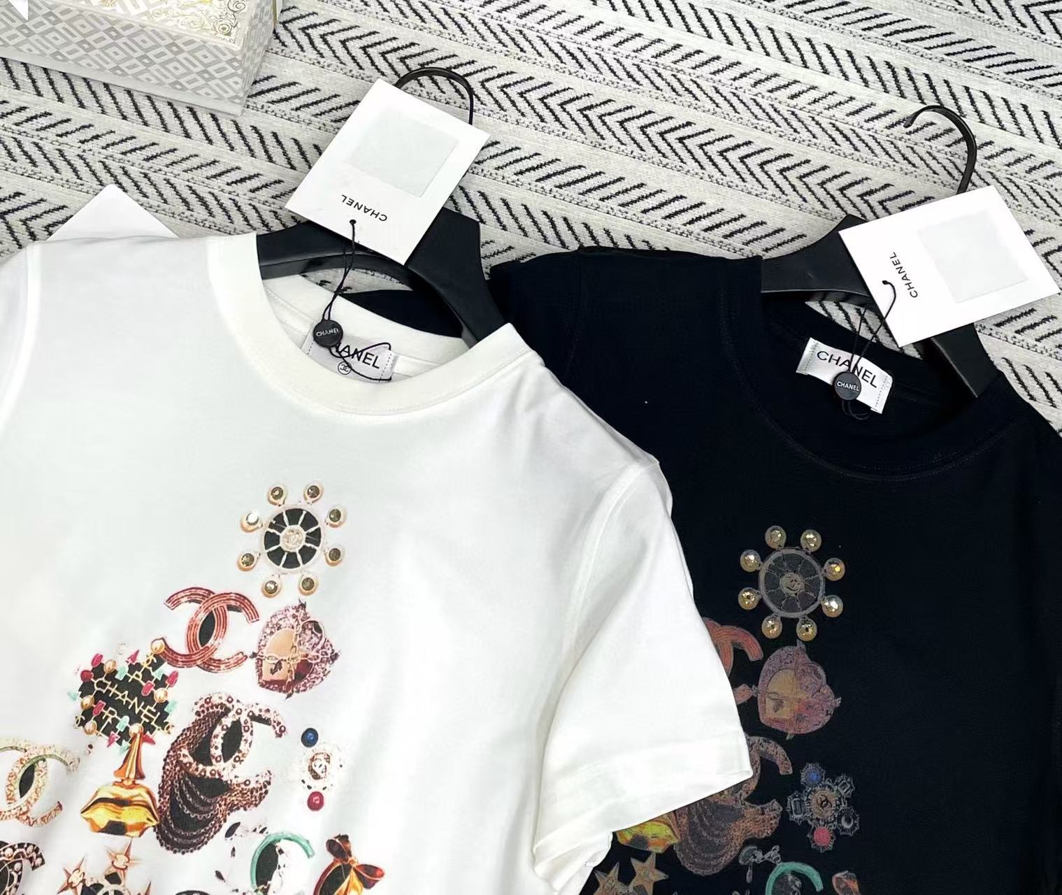 CHANE1 プリントダブルC Tシャツ【50％割引+送料無料】