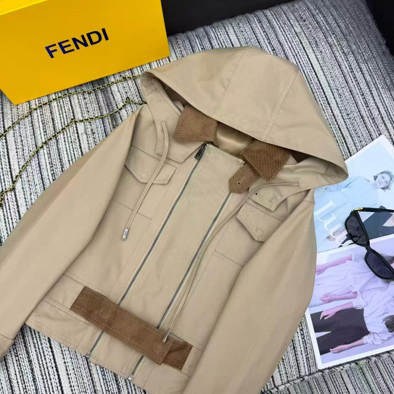 FEND1 フード付きトレンチコート ショートジャケット【50％割引+送料無料】