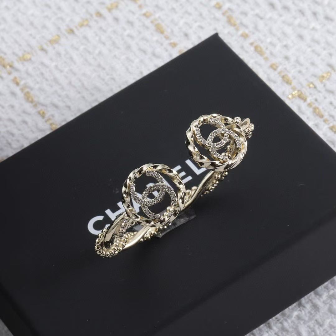 CHANE1 ダブルC ダイヤモンドセット オープンワークバングル【50％割引+送料無料】