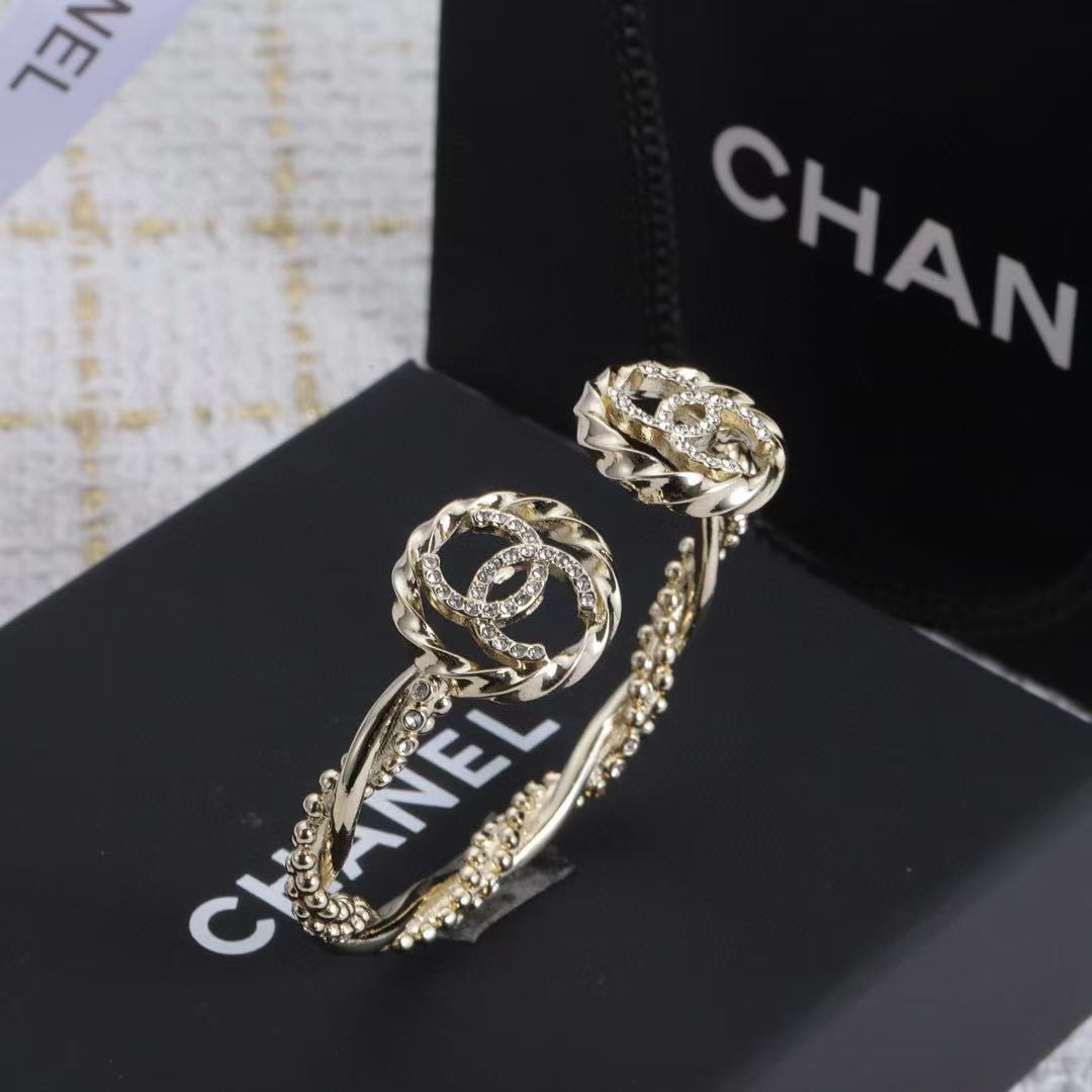CHANE1 ダブルC ダイヤモンドセット オープンワークバングル【50％割引+送料無料】