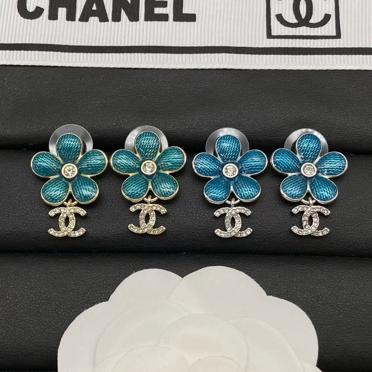 CHANE1 ダブルC フラワー スタッドピアス【50％割引+送料無料】