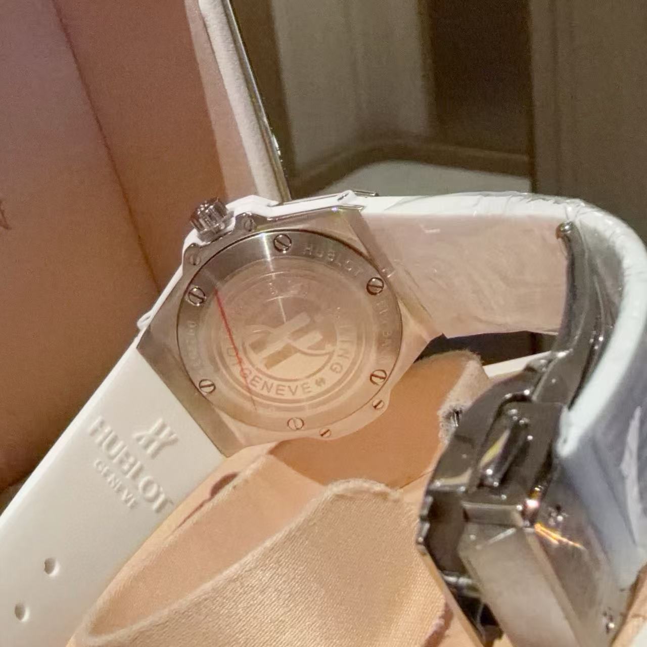 HUBL0T ダイヤモンドセットウォッチ【50％割引+送料無料】