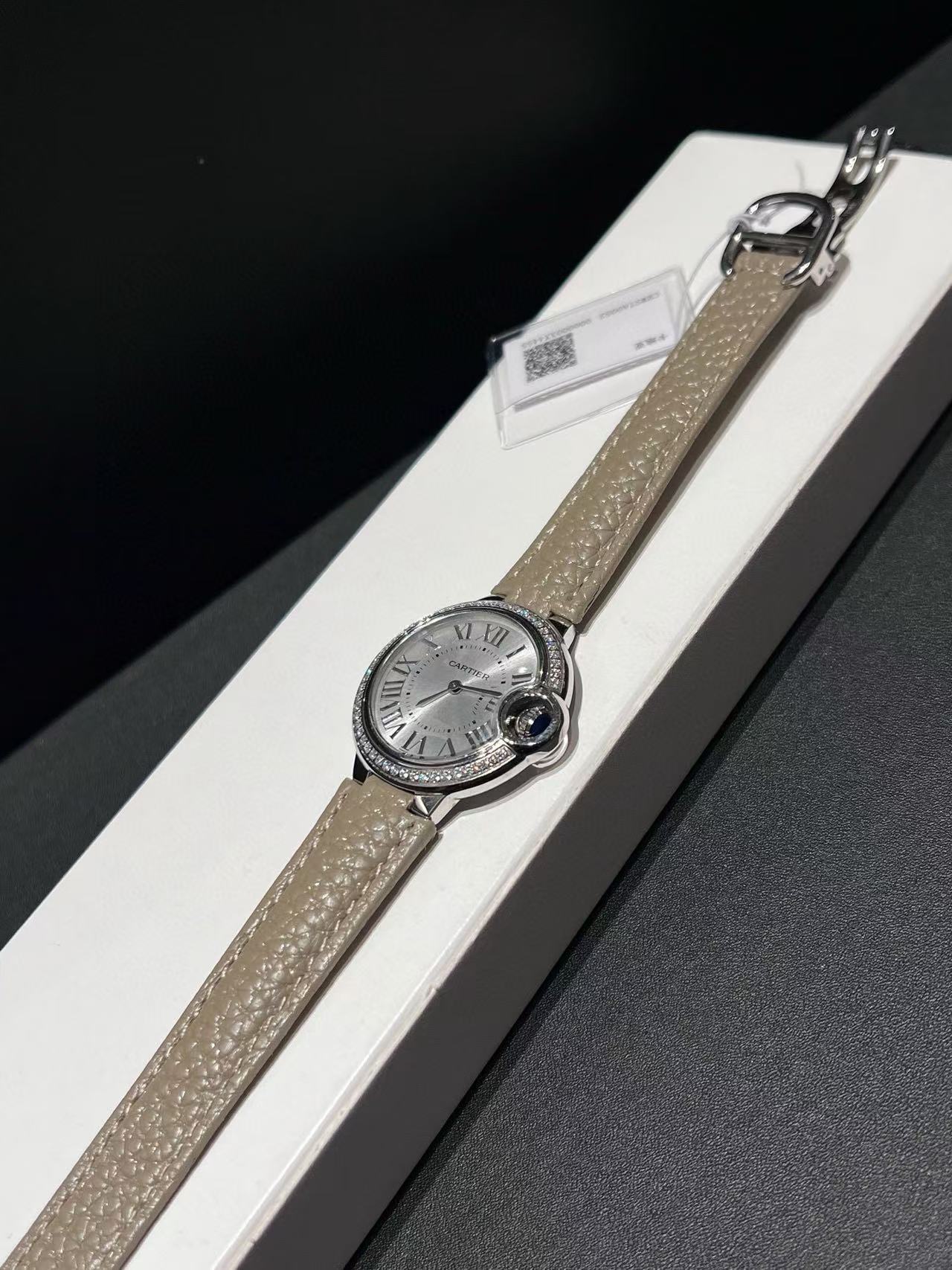 CART1ER ラウンドダイヤモンドセットレザーウォッチ【50％割引+送料無料】