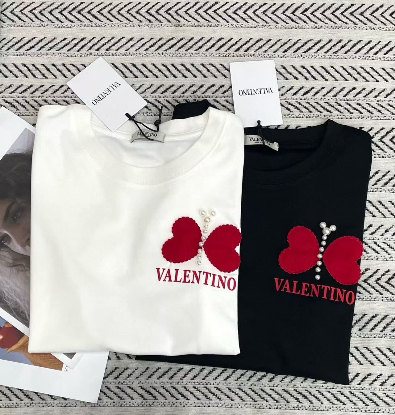 VALENT1NO ボウレターTシャツ【50％割引+送料無料】