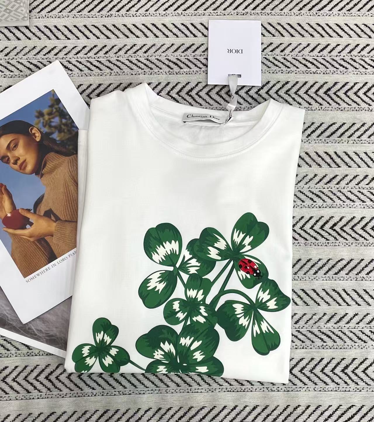 DIOR 四つ葉のクローバー フラワー 刺繍 レター Tシャツ【50％割引+送料無料】