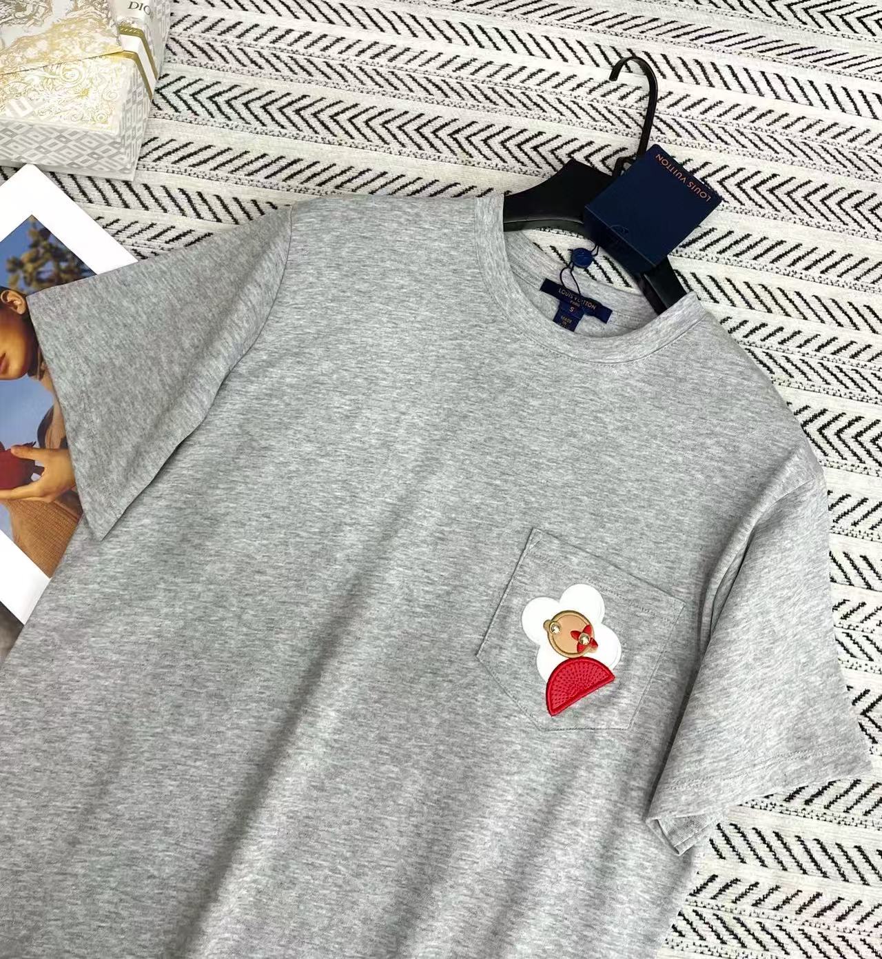 LVポケット四つ葉のクローバーTシャツ【50％割引+送料無料】