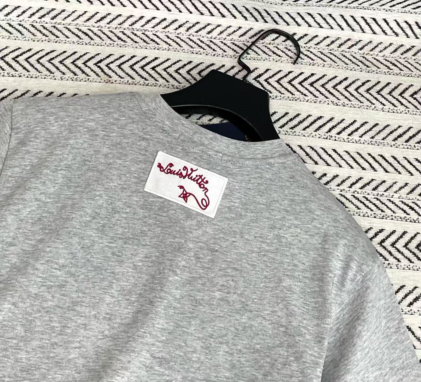 LVポケット四つ葉のクローバーTシャツ【50％割引+送料無料】