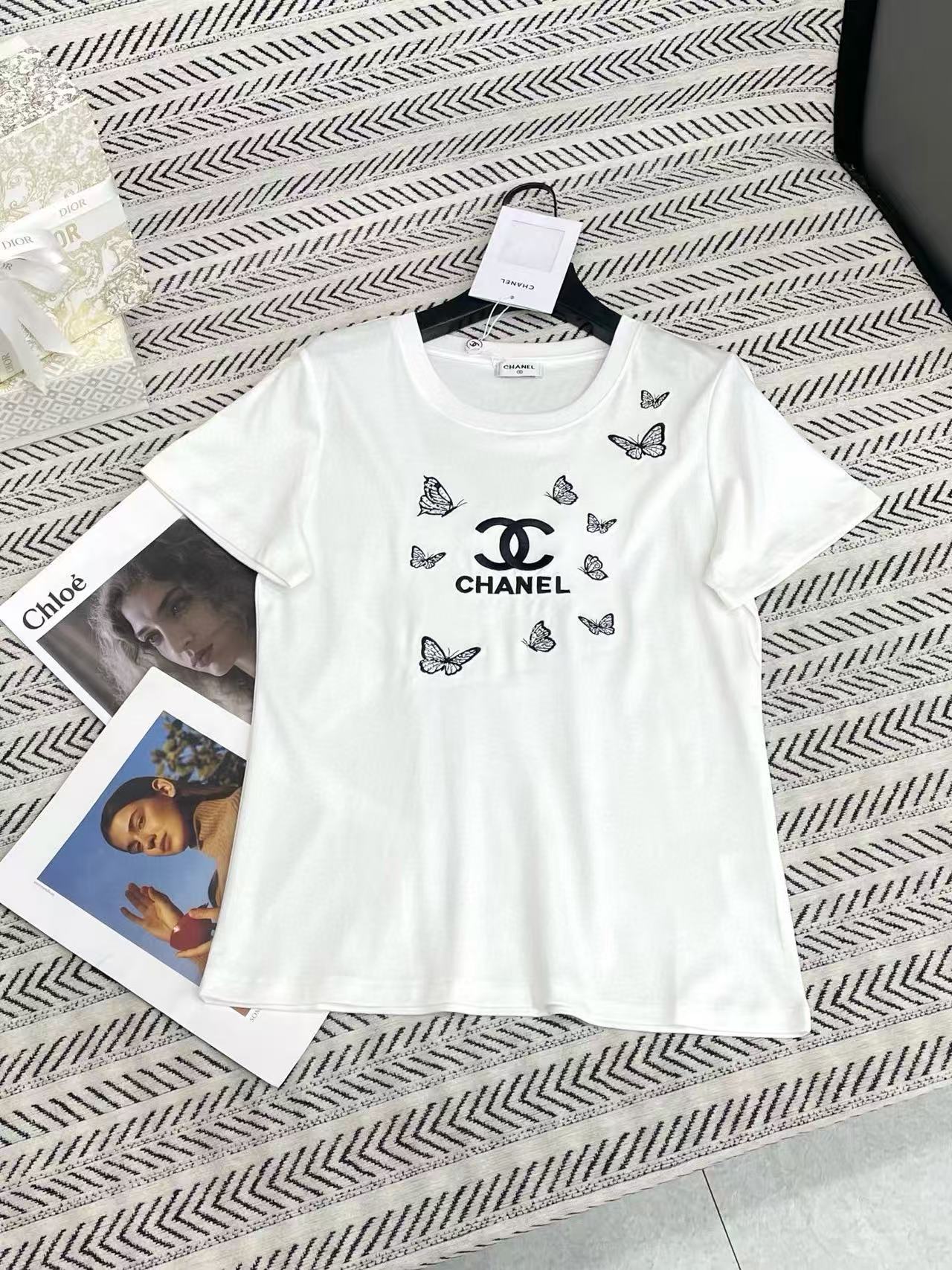 CHANE1 ダブルC 刺繍バタフライTシャツ【50％割引+送料無料】