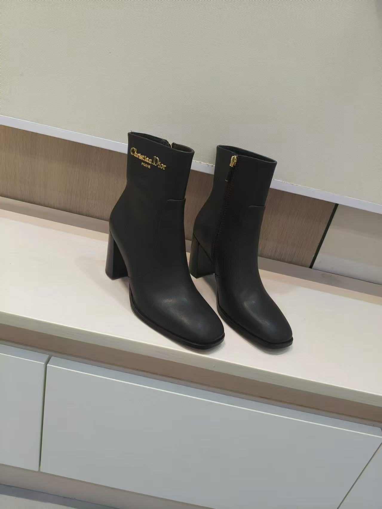 DIOR 高品質シンプルレターカウハイドハイヒールアンクルブーツ【50％割引+送料無料】