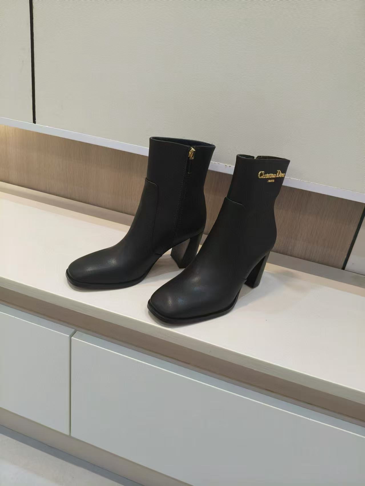 DIOR 高品質シンプルレターカウハイドハイヒールアンクルブーツ【50％割引+送料無料】