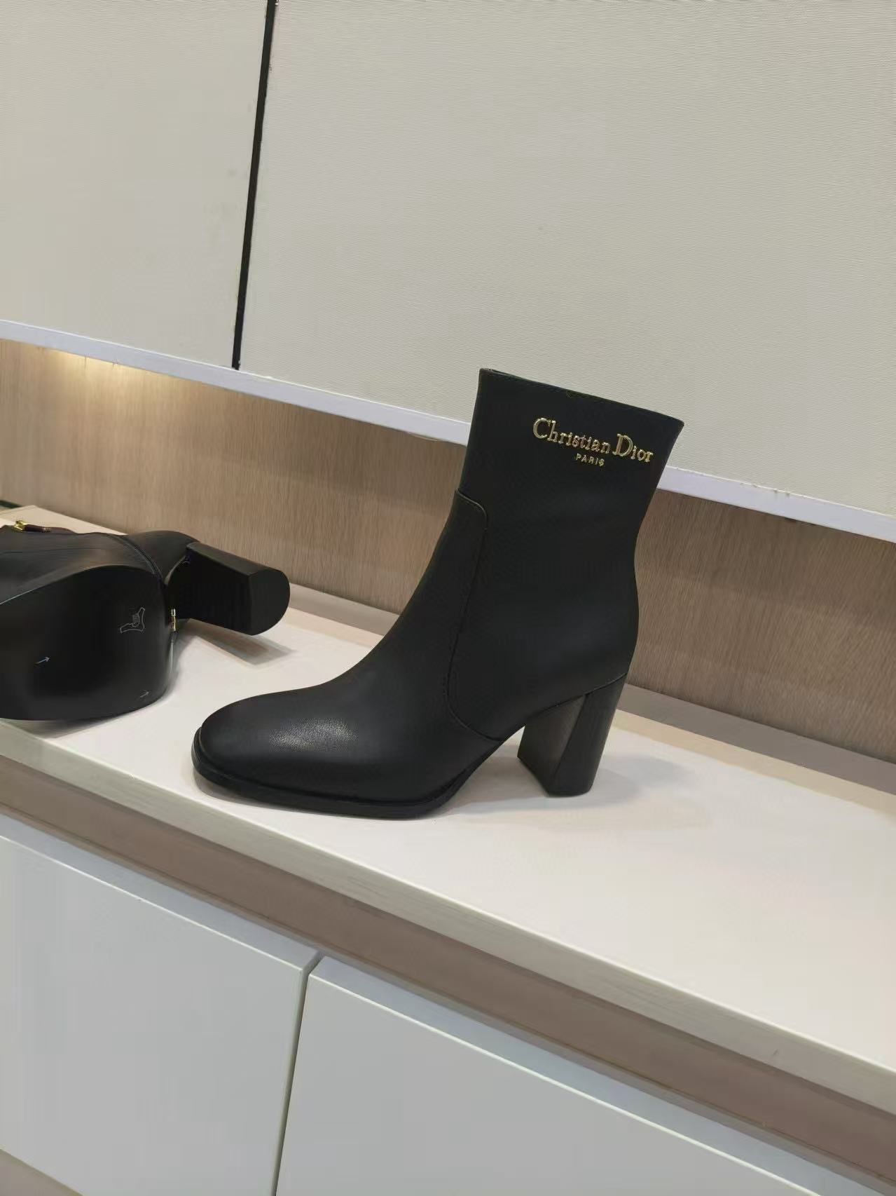 DIOR 高品質シンプルレターカウハイドハイヒールアンクルブーツ【50％割引+送料無料】