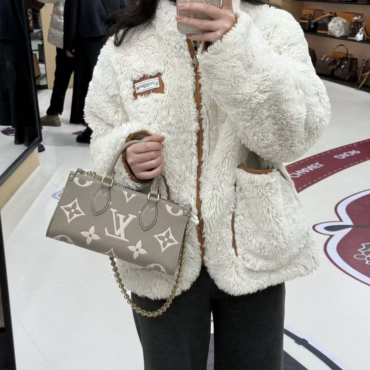 LVチェーンハンドバッグ【50％割引+送料無料】