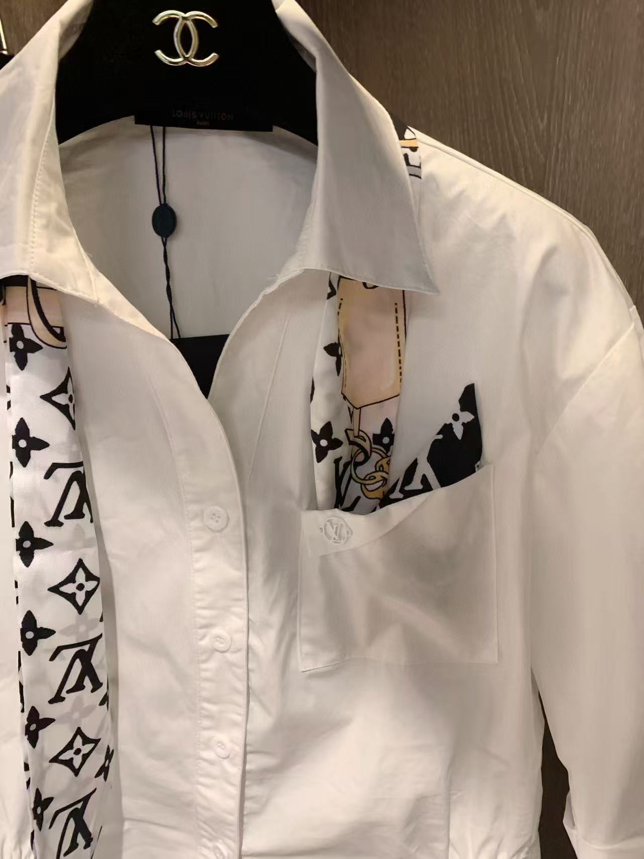 LVリボンシャツ【50％割引+送料無料】