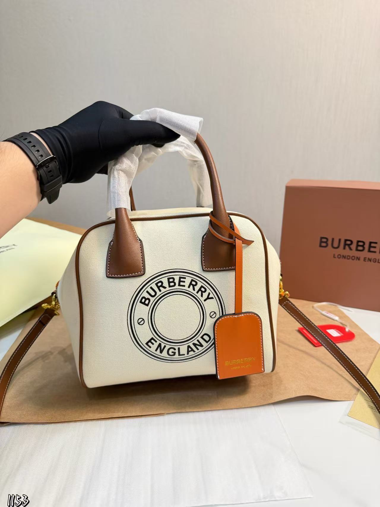 BUR8ERRY キャンバストートバッグ【50％割引+送料無料】