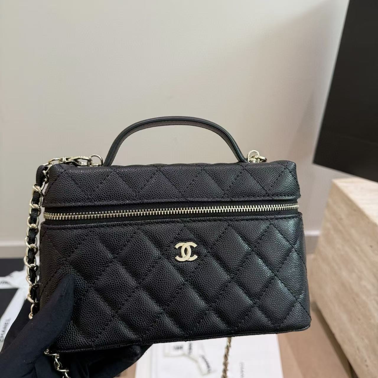 CHANE1 ライチ柄レザーチェーンバッグ【50％割引+送料無料】