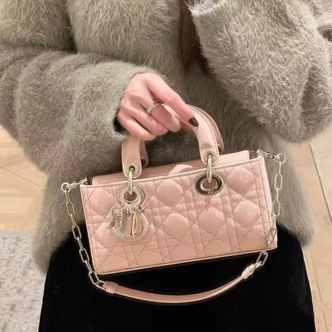 D1OR Lady シープスキンハンドバッグ【 50％割引+送料無料】