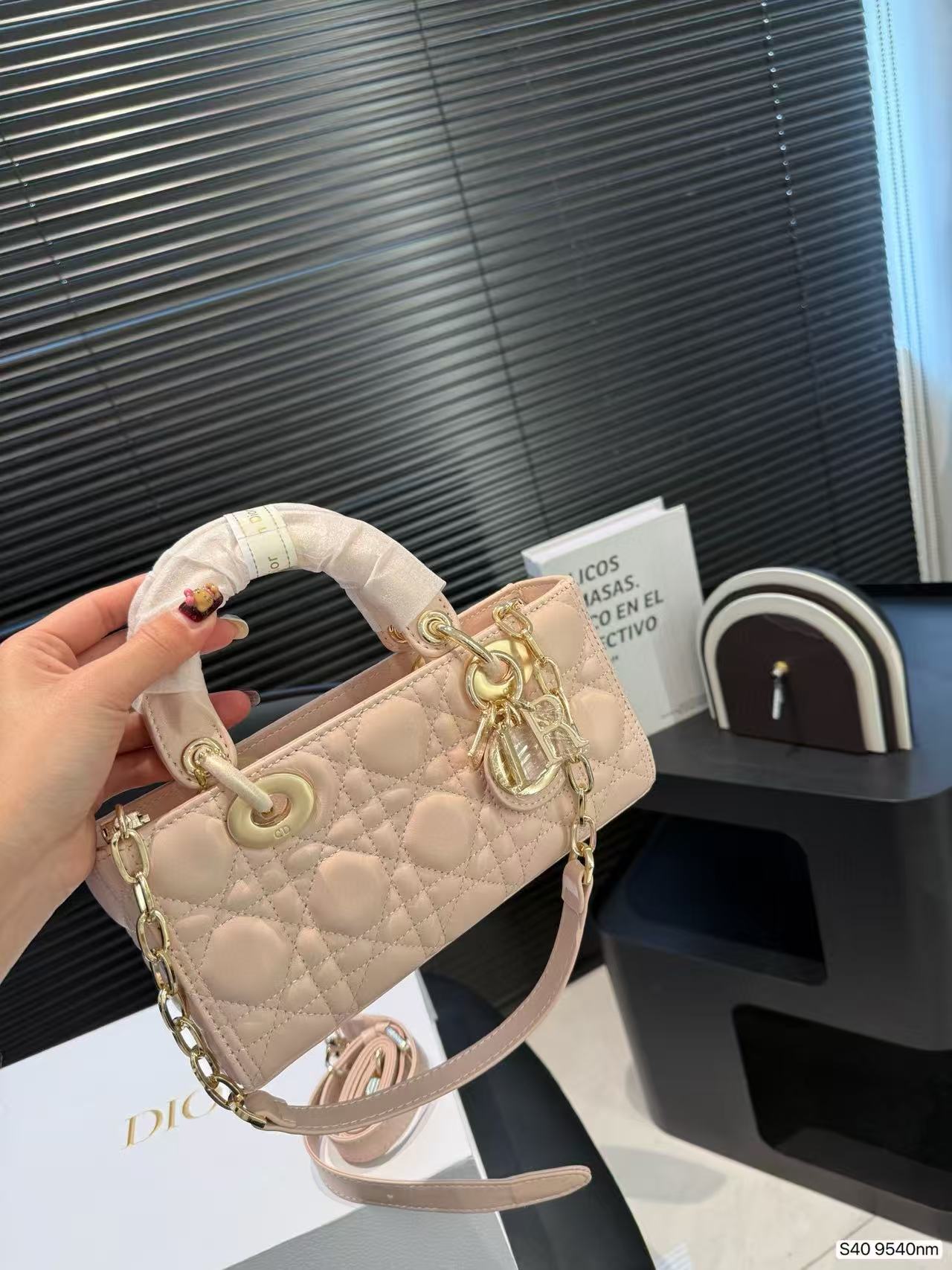 D1OR Lady シープスキンハンドバッグ【 50％割引+送料無料】