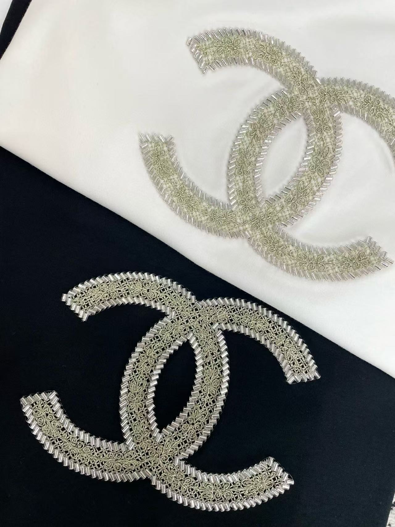 CHANE1 ダブルC 刺繍 金糸 Tシャツ【50％割引+送料無料】