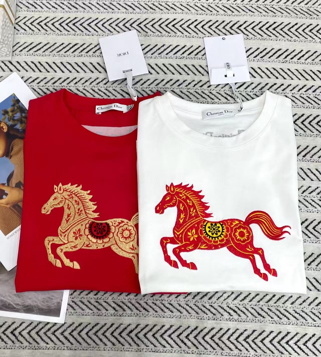 DIOR 刺繍ポニーTシャツ【50％割引+送料無料】