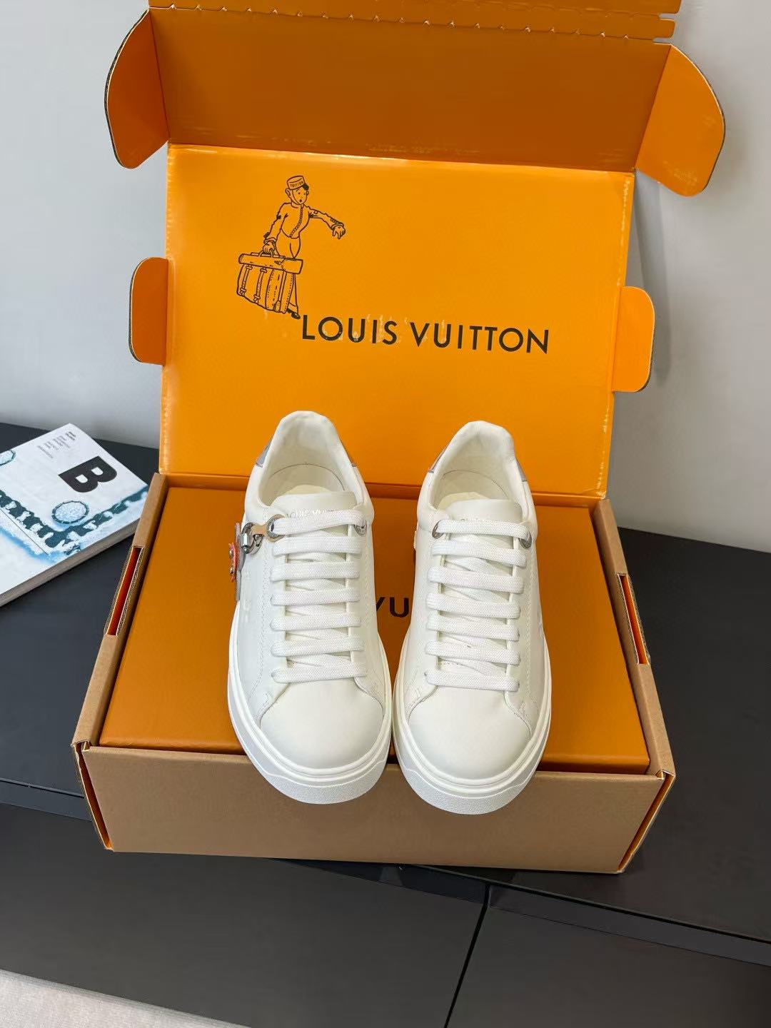 LVの高品質プリントカジュアルシューズ【50％割引+送料無料】