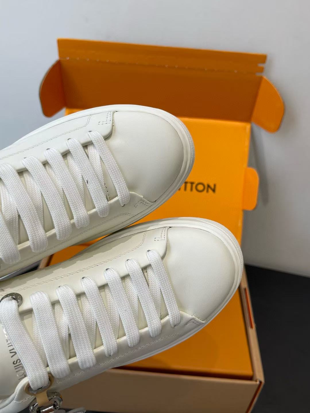 LVの高品質プリントカジュアルシューズ【50％割引+送料無料】